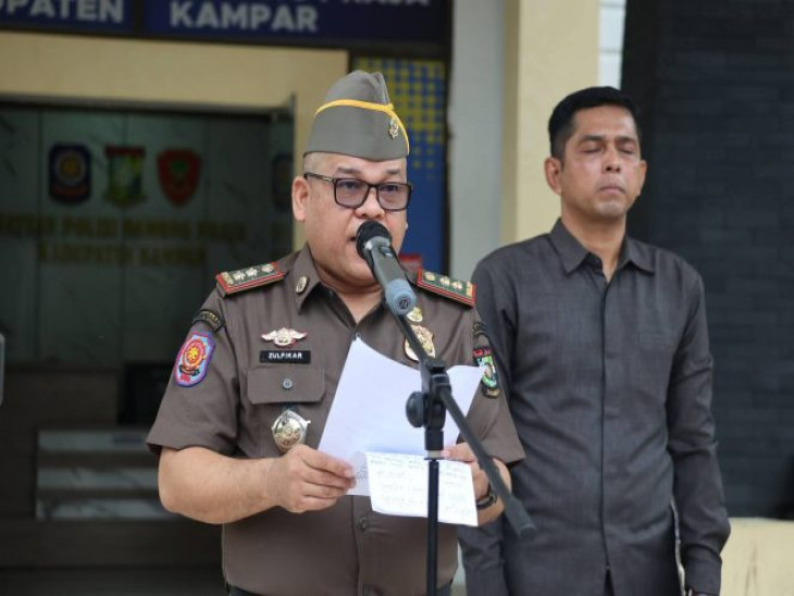 Terobosan Baru Plt Kasatpol PP Kampar Zulfikar, Lakukan Patroli Imbau Warga Dirikan Salat Jumat